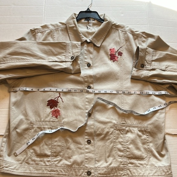 Shipshe-2X-tan-button down, lighter weight, long sleeve, Embroidered fall jacket - Picture 12 of 15